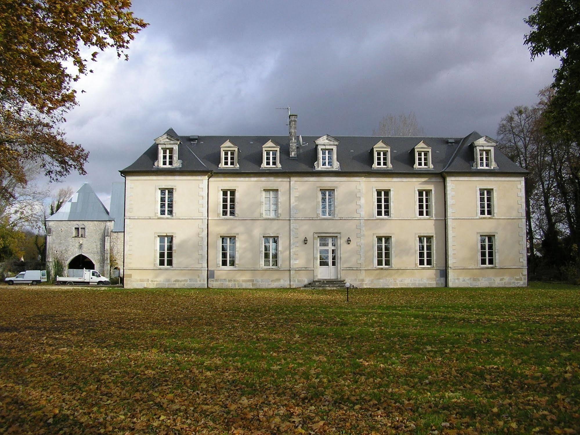 Chateau De Lazenay - Residence Hoteliere Bourges Exterior photo